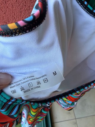 Bañador estampado con cadenas doradas