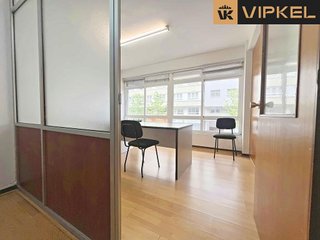 Oficina en alquiler en Os Mallos - San Cristóbal en Coruña (A)