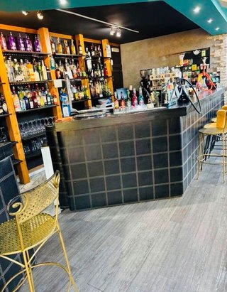 Bar en alquiler en Palacio de Congresos - Urbadiez - Entrepuentes en Sevilla