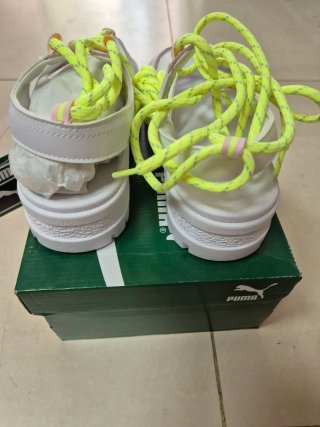 Sandalias Puma Blancas y Rosas