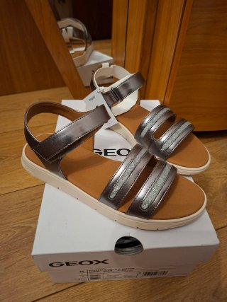 Sandalias Geox plateadas