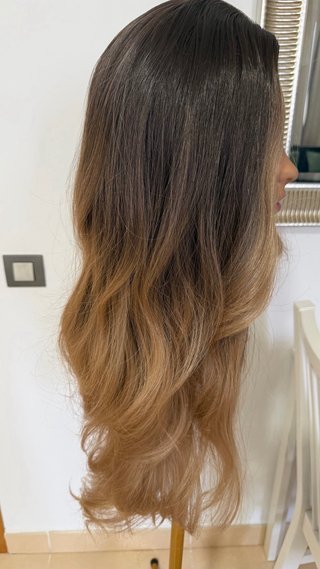 Peluca larga balayage rubio miel sin flequillo