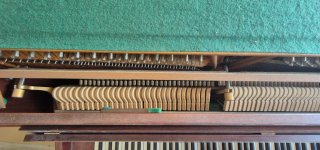 Piano Niendorf con banqueta original