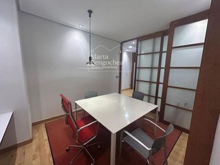 Oficina en alquiler en Coronación en Vitoria-Gasteiz