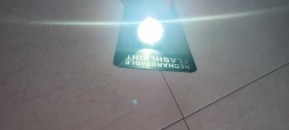 Linterna Solar y USB C Recargable