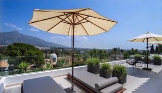 Chalet en alquiler en Las Brisas en Marbella