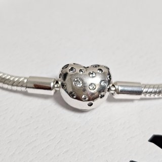 Pulsera Pandora 19cm con charms y caja