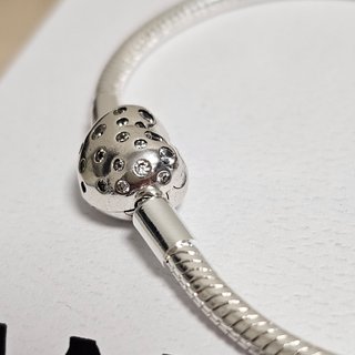 Pulsera Pandora 19cm con charms y caja