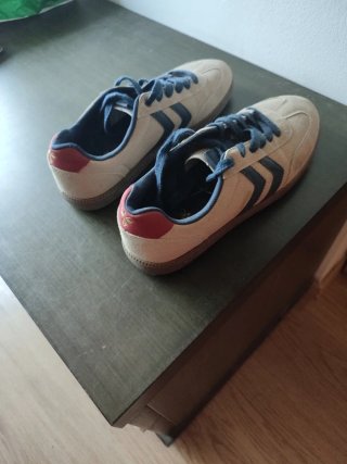 Zapatillas Hummel Beige y Azul