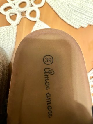 Sandalias negras tipo Birkenstock con cuña 39