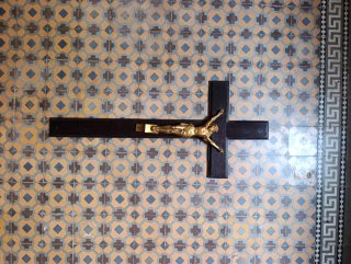 Crucifijo antiguo madera y metal