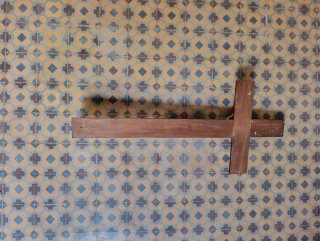 Crucifijo antiguo madera y metal