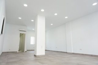 Local comercial en alquiler en Los Remedios en Sevilla