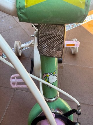 Bicicleta infantil rosa y verde