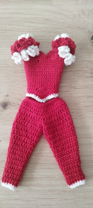 Traje crochet rojo Barbie clásico