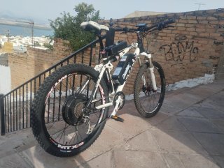 Bicicleta Eléctrica Cube AMS