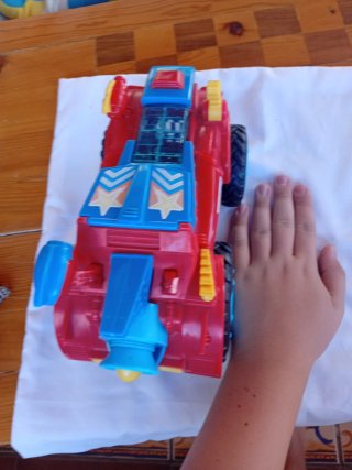 Coche Super Dinky con trampilla