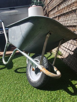Carretilla de jardín.