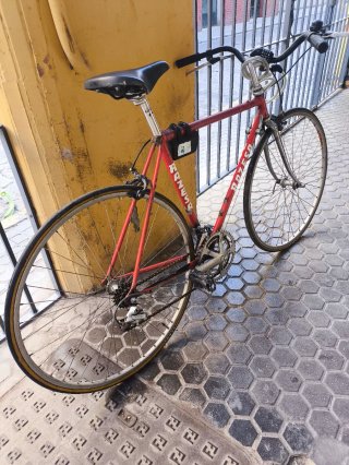 Bicicleta de carretera Razesa Roja