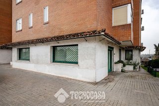 Local comercial en alquiler en Yucatán - Las Cornisas en Rozas de Madrid (Las)
