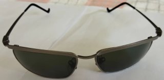 Gafas de Sol Grises y Verdes