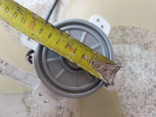 Motor eléctrico con aspas de ventilador