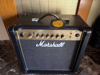 Amplificador Guitarra Marshall MG15R