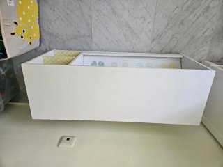 Zapatero infantil blanco y amarillo