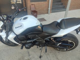 Kawasaki Z750 Blanca 2010