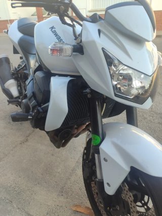 Kawasaki Z750 Blanca 2010