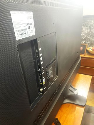 TV Samsung UE55MU6105 55'' con pixel blanco