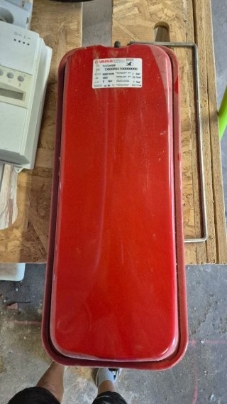 Vaso Expansión Varem 8L Rojo