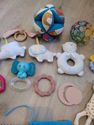 Lote juguetes bebé 0-12 meses