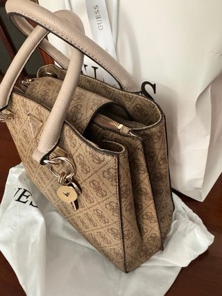 Bolso Guess Beige y Marrón Monogram