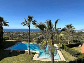 Ático en venta en El Rosario-Ricmar en Marbella