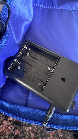 Mochila azul con altavoces