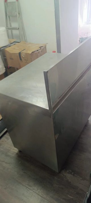 Mesa de acero inoxidable