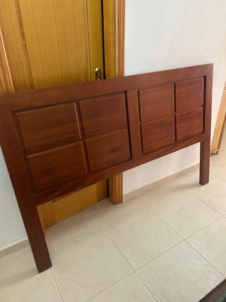 Mesitas de noche y cabecero de madera