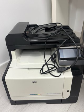 Stampante multifunzione HP LaserJet Pro CM1415fn a colori