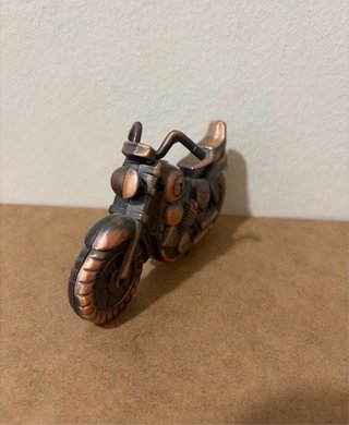 Moto Decorativa Metálica Bronce