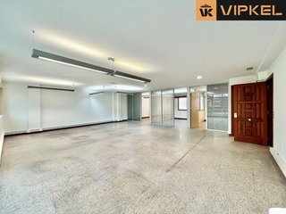 Oficina en alquiler en Os Mallos - San Cristóbal en Coruña (A)