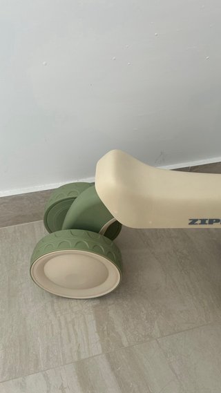 Bicicleta de aprendizaje Zippy con música