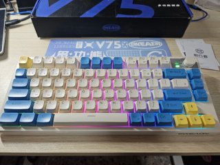 Teclado Mecánico EWEADN V75 Azul y Blanco