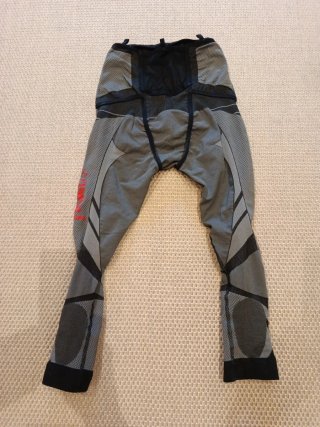 Mallas Hoko Zen piratas grises y rojas