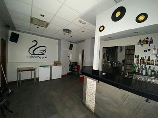 Local comercial en venta en Santoña