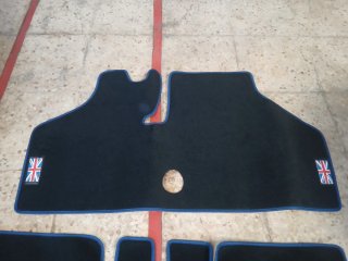 Moqueta Mini Clásico y logo 850