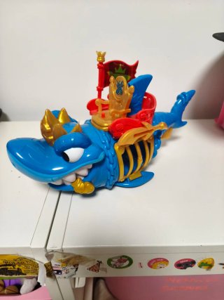 Barco Piratix Juguete + Tiburón Piratix