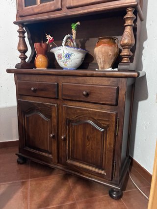 Alacena rústica de madera y cristal