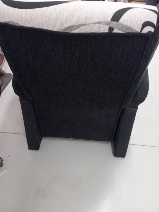 Sillón de tela negro y multicolor,80cmx90cmx95cm
