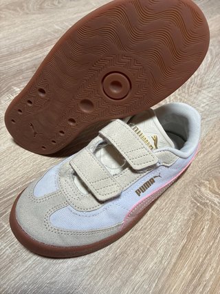 Zapatillas Puma Beige y Rosa  Numero 33